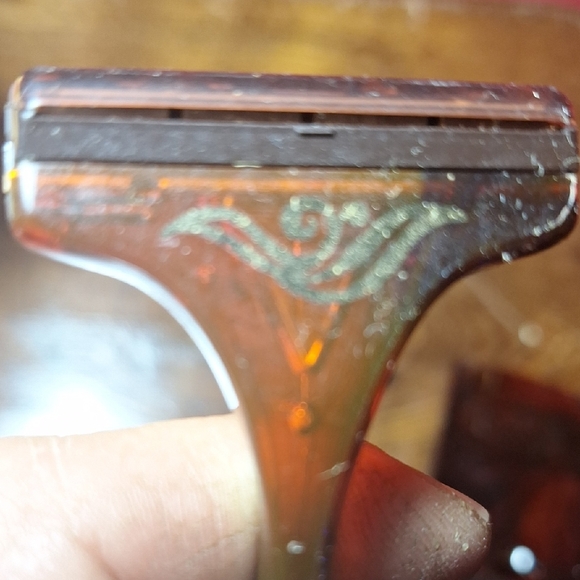 Tortoise Shell Hair Claw Clip - Picture 2 of 10